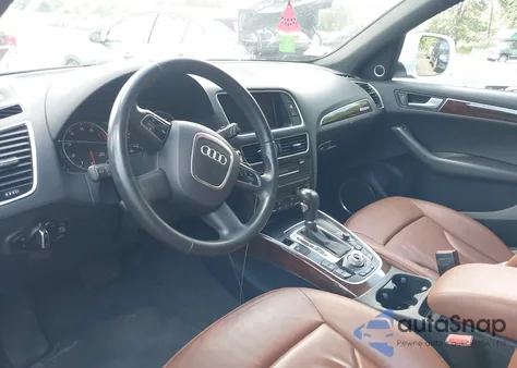 2010 Audi Q5 3.2 Premium z USA, uszkodzony, nr VIN WA1LKAFP4AA113036